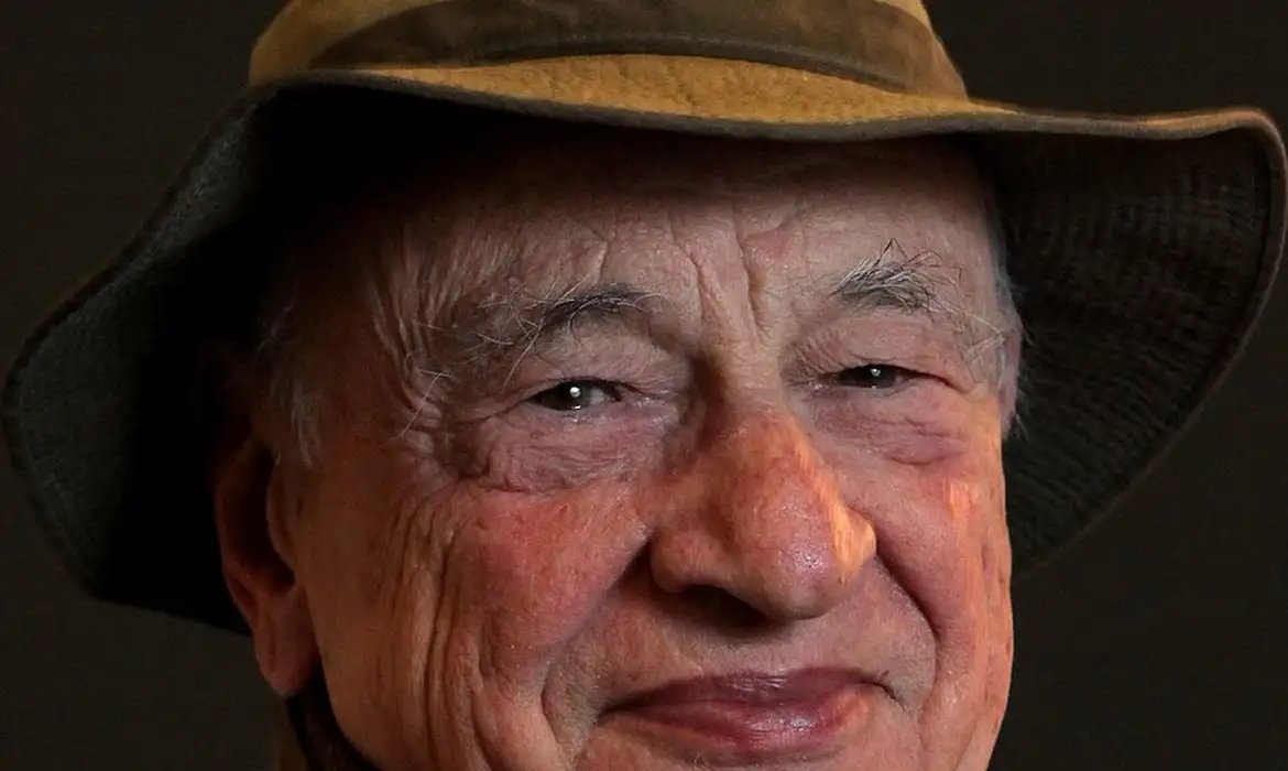 Edgar Morin, filósofo francês, morre aos 104 anos de idade