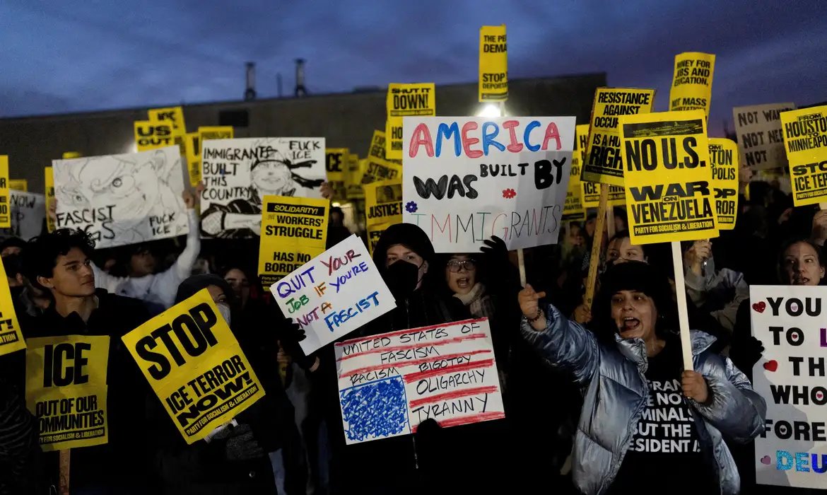 Desordem mundial de Trump: ONG alerta para autoritarismo em 100 países
