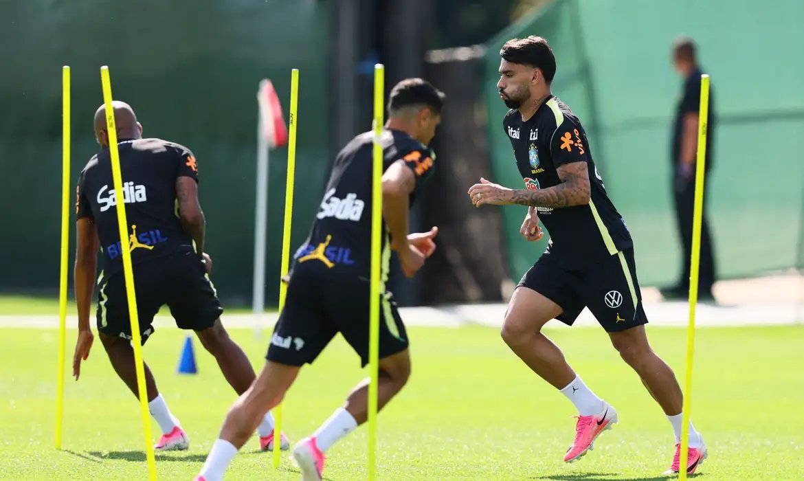 Seleção brasileira se reapresenta e faz 1º treino para encarar Haiti