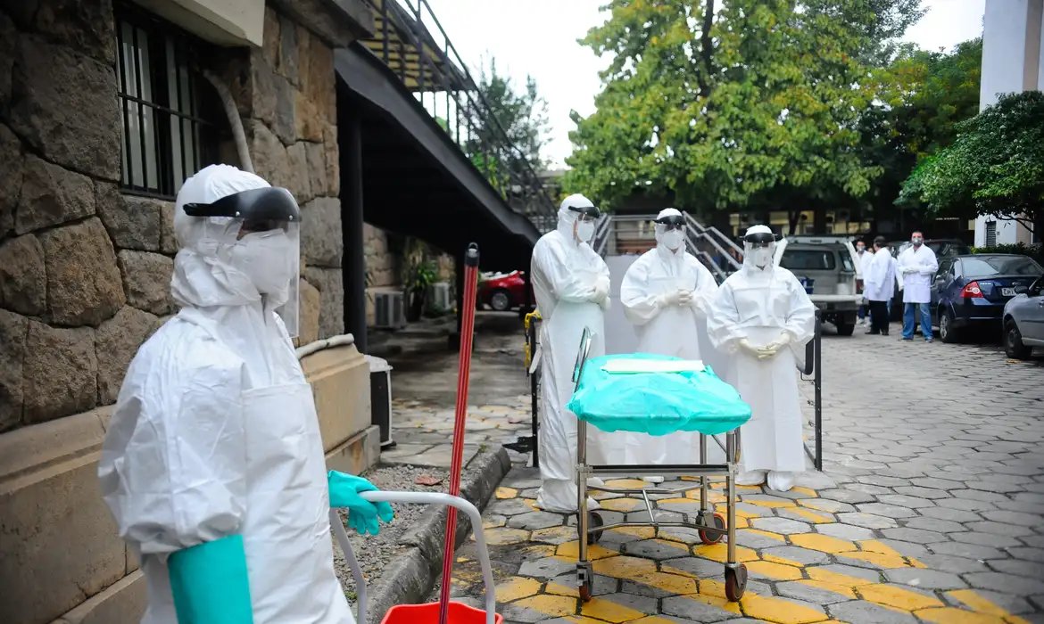 Três morrem no Quênia em protestos contra centro dos EUA para ebola