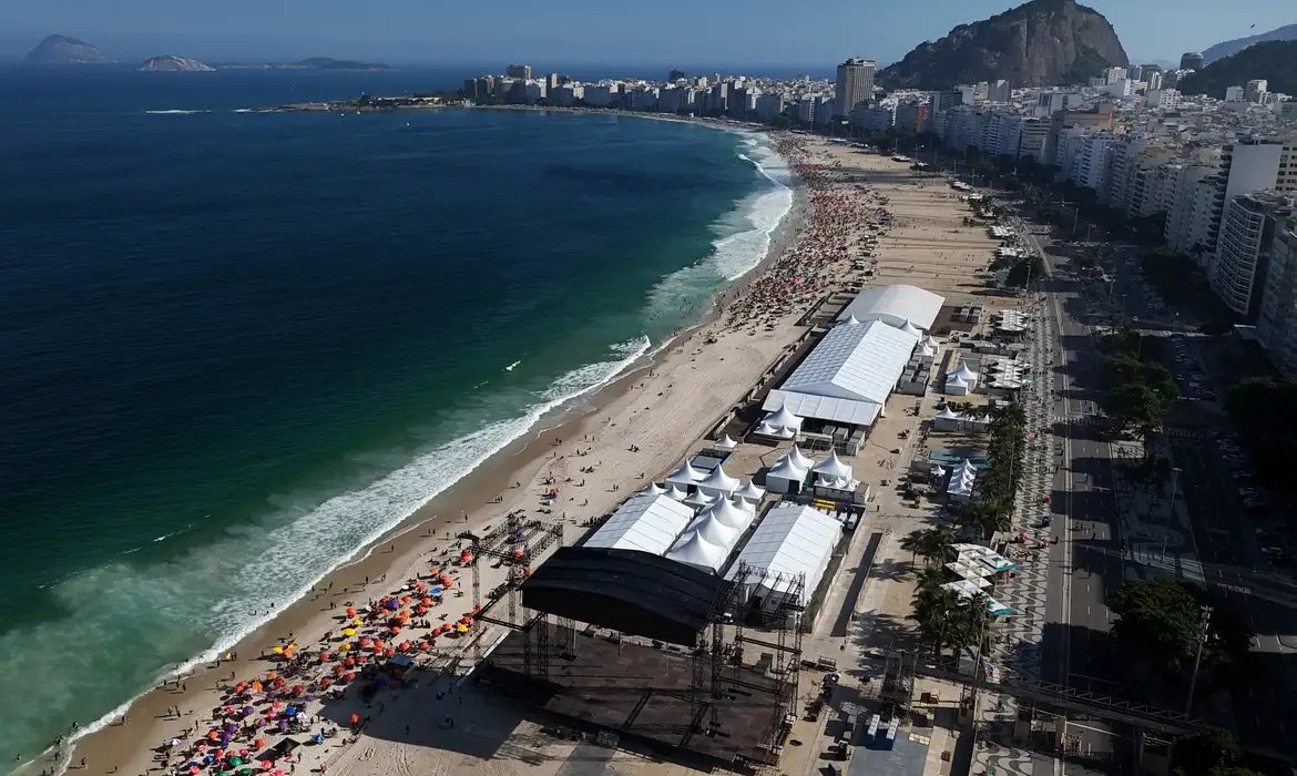 Avenida Atlântica está interditada para show de Shakira no Rio