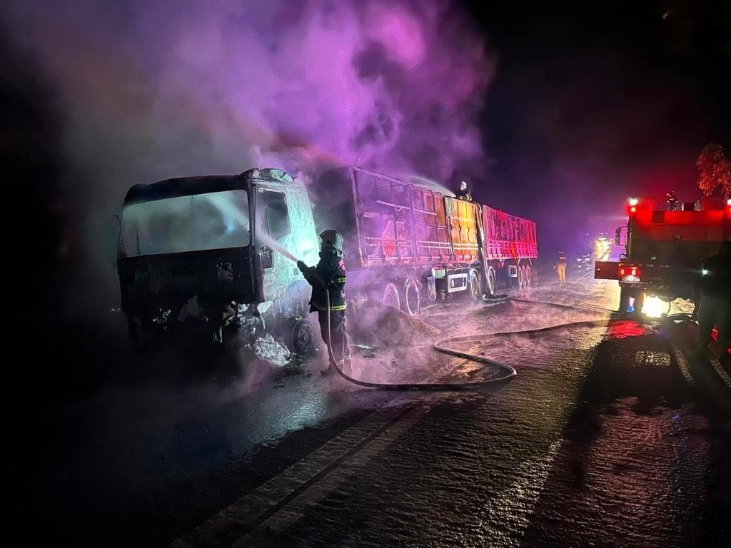Fogo destrói carreta e por pouco não atinge tanque de combustível em MT