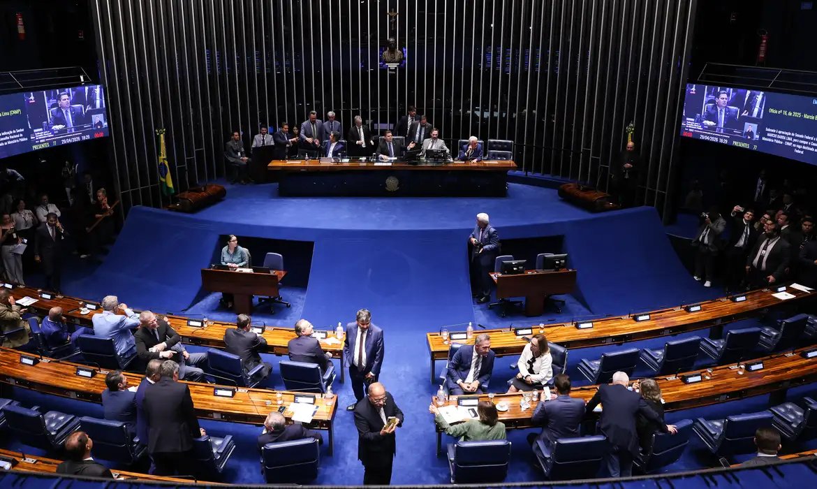 Alcolumbre trava tramitação da PEC do fim da 6x1 no Senado