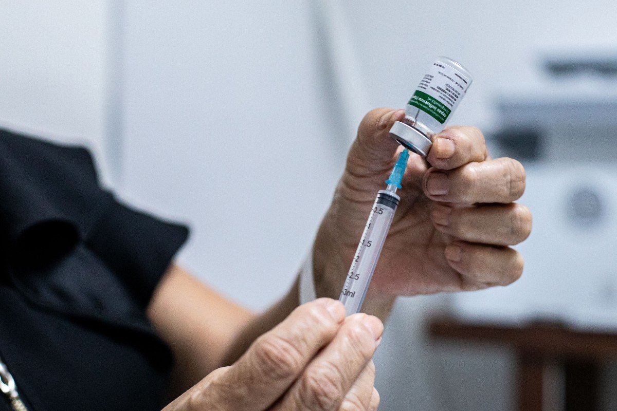 Veja o cronograma completo de vacinação em Cuiabá e quem pode se imunizar