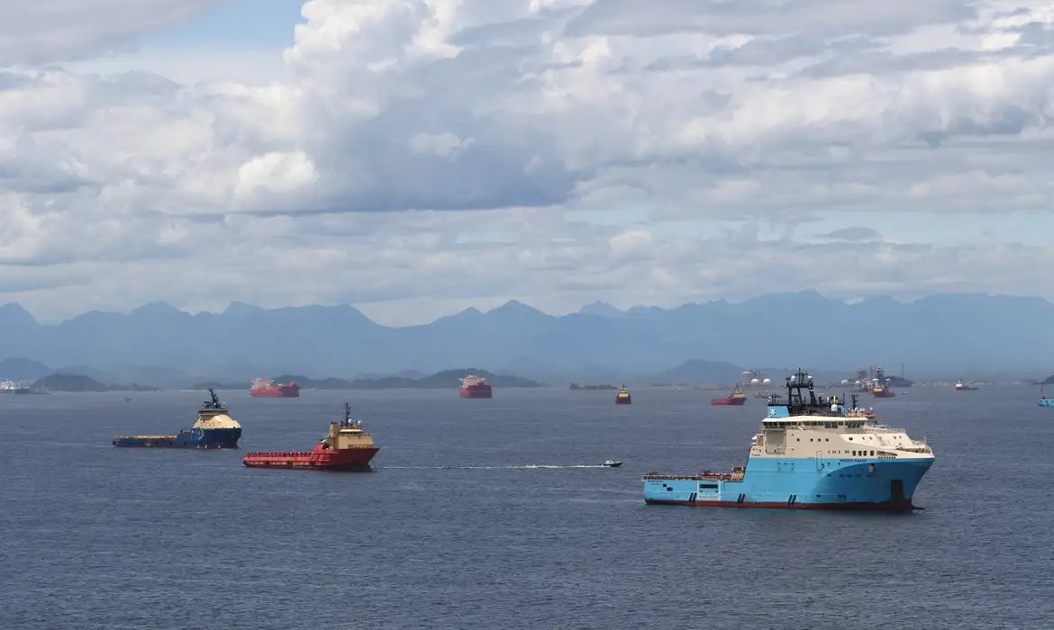 MPF denuncia empresas por despejo de resíduos na Baía de Guanabara
