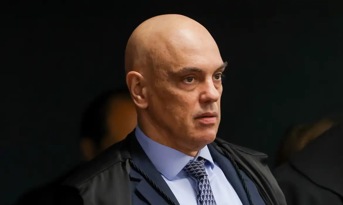 Moraes vota pela condenação de Eduardo Bolsonaro no caso do tarifaço