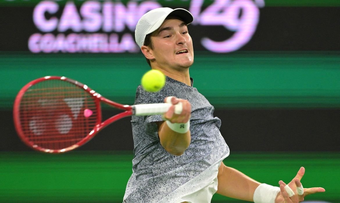 João Fonseca deixa Indian Wells mais confiante, após embate com Sinner