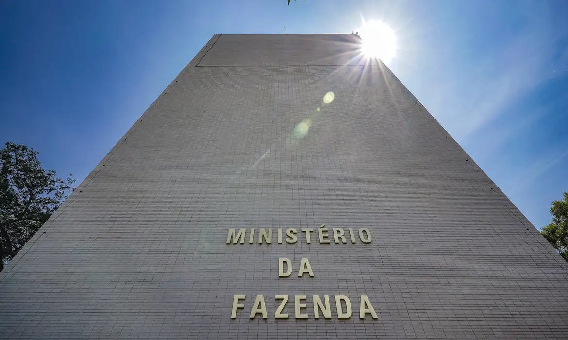 Governo prevê arrecadar R$ 4,4 bi com taxação de fintechs, bets e JCP