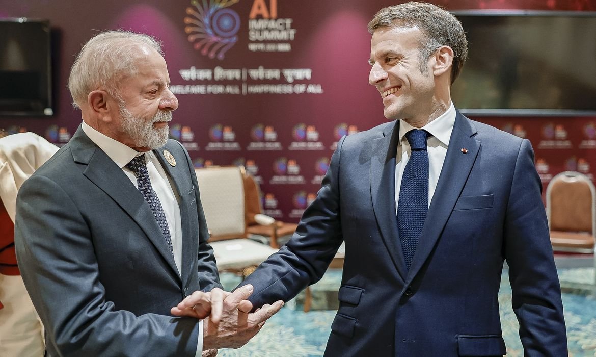 Lula e Macron tratam de defesa, ciência e tecnologia e comércio