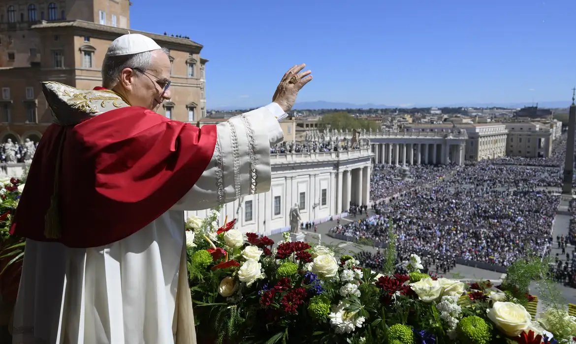 \"Estamos nos tornando indiferentes à violência\", alerta Papa Leão XIV