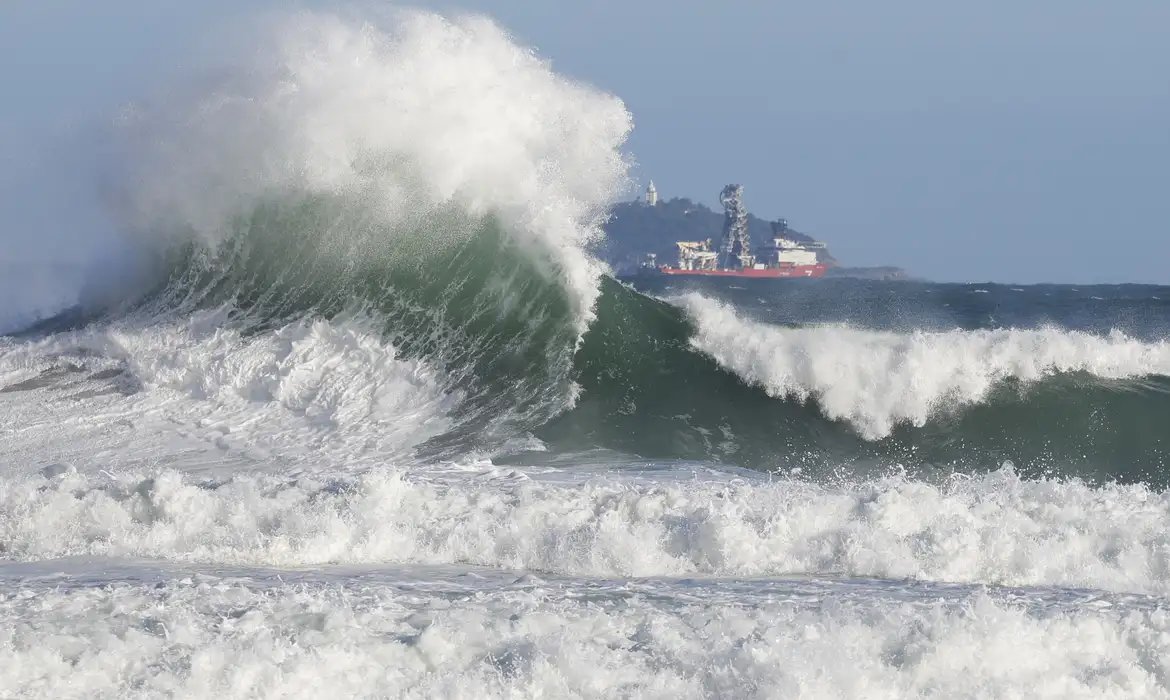 Maior parte da costa fluminense é vulnerável a mudanças climáticas