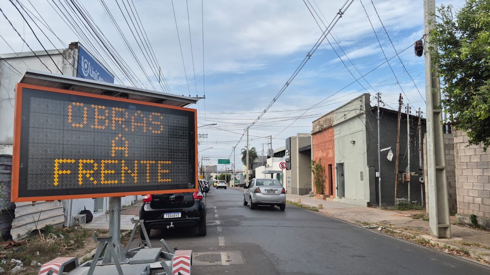 Rua Joaquim Murtinho será interditada por 14 dias para obras de implantação da rede de esgoto, em Cuiabá