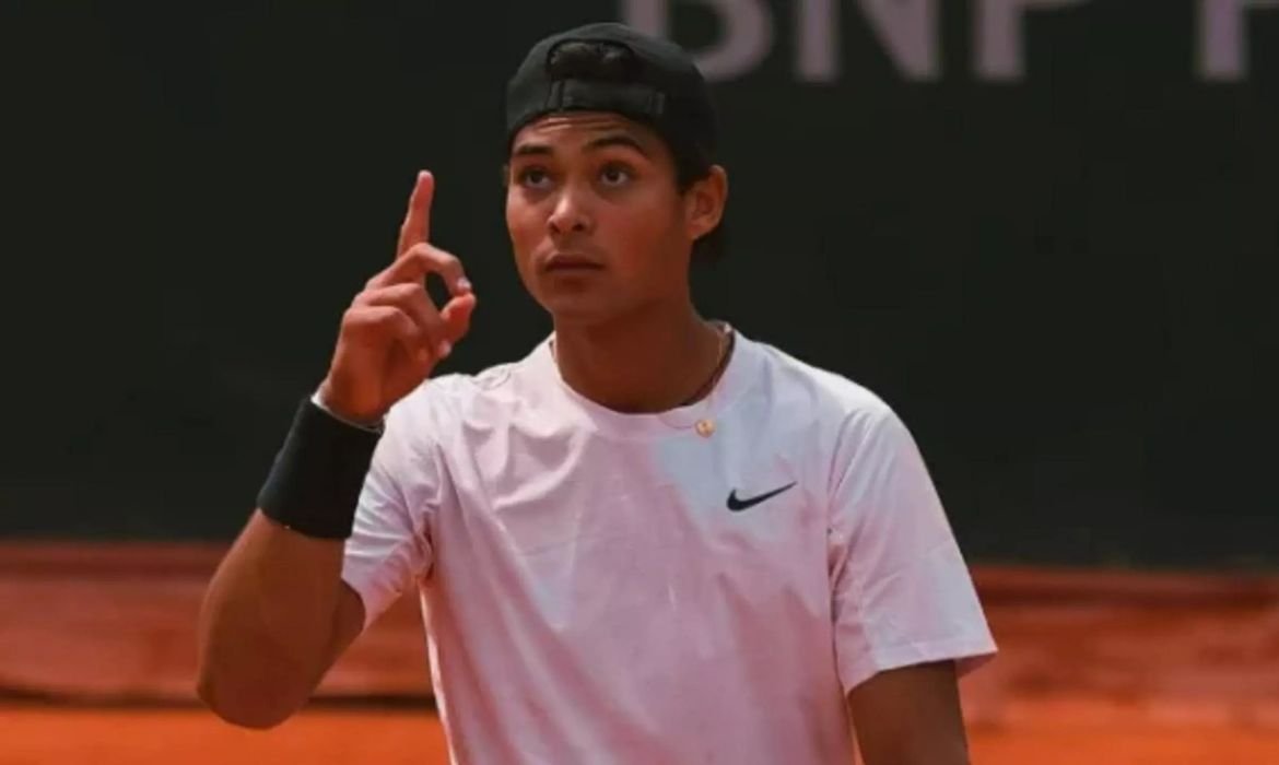 Guto Miguel se torna 1º brasileiro campeão juvenil em Roland Garros