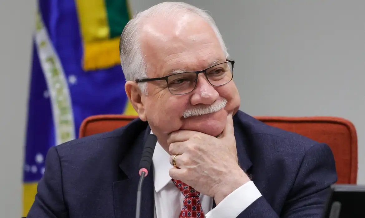 Caso Master: Fachin convoca ministros para tratar de menções a Toffoli