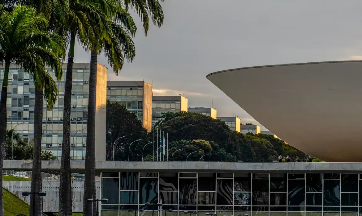Dino ordena que parlamentares sejam responsabilizados por emendas