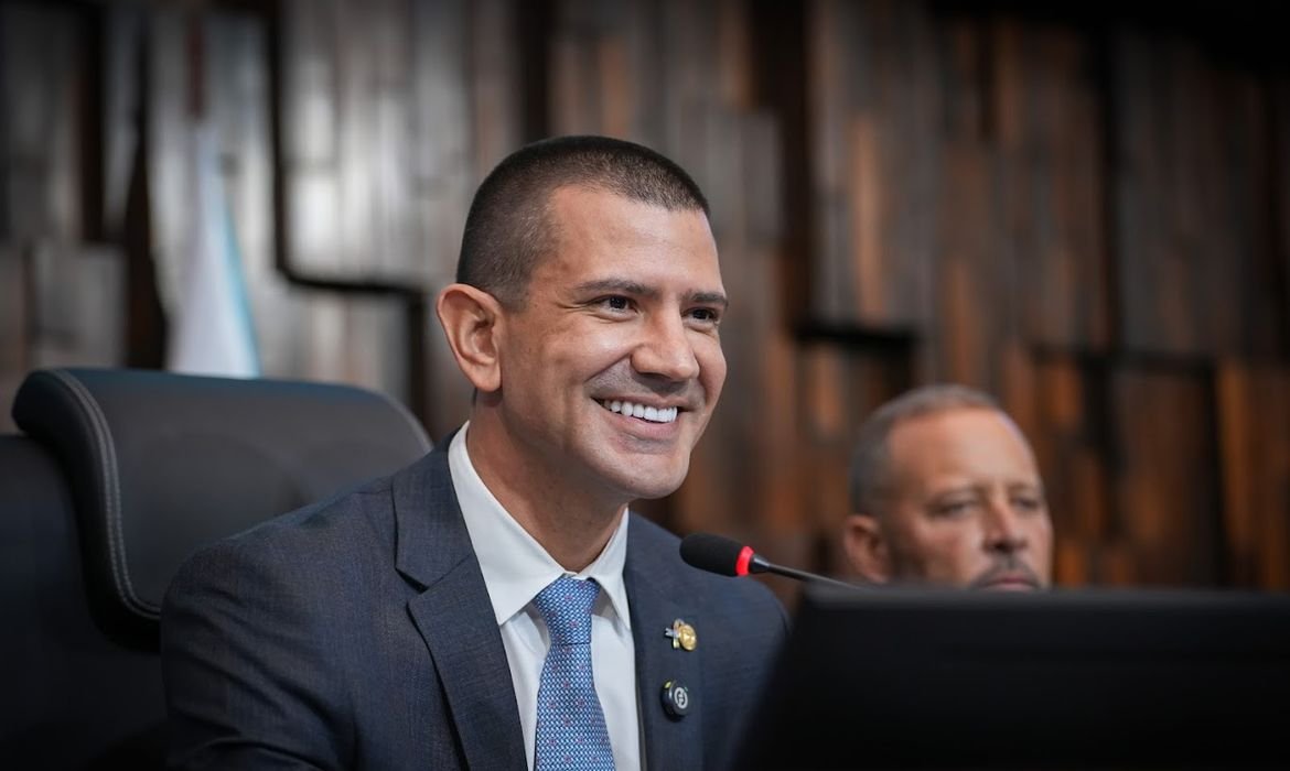 Fux nega pedido de Douglas Ruas para assumir governo interino do Rio 