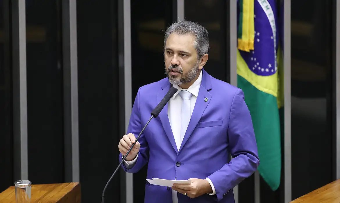 Ceará reelege Elmano governador no primeiro turno