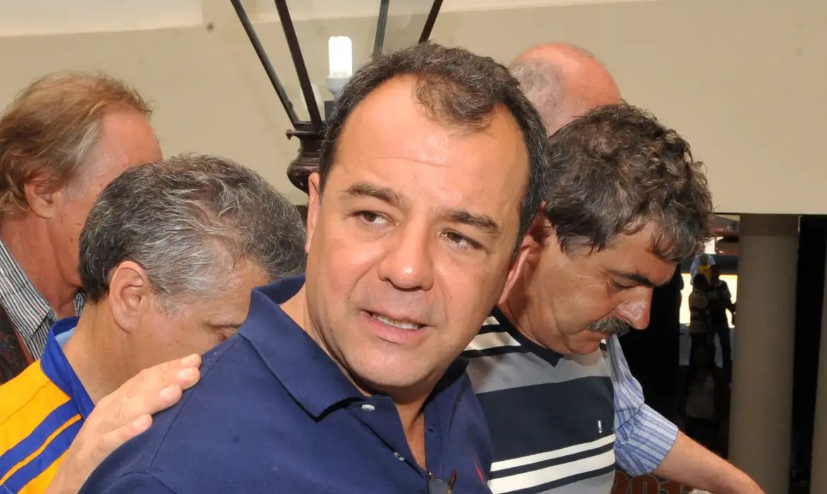 Cabral é condenado por esquema de regalias durante prisão no Rio