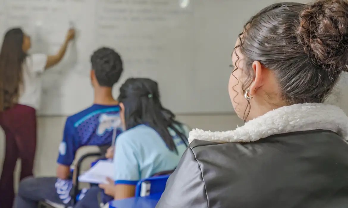 Gravidez reduz oportunidades e autonomia de meninas, mostra pesquisa