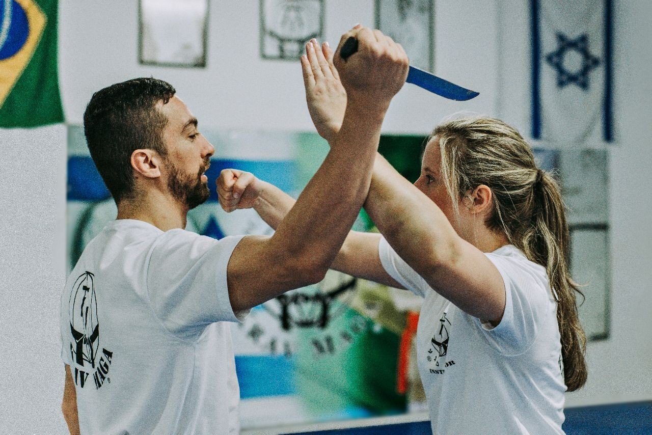 Mês da mulher: federação de Krav Maga oferece aulas gratuitas de autodefesa em MT; saiba como participar