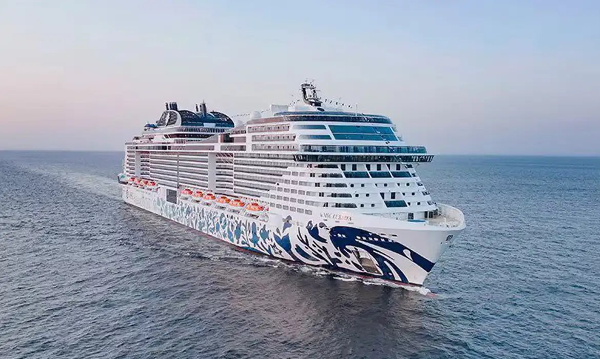 Passageiros de cruzeiro retido em Dubai começam a voltar pra casa
