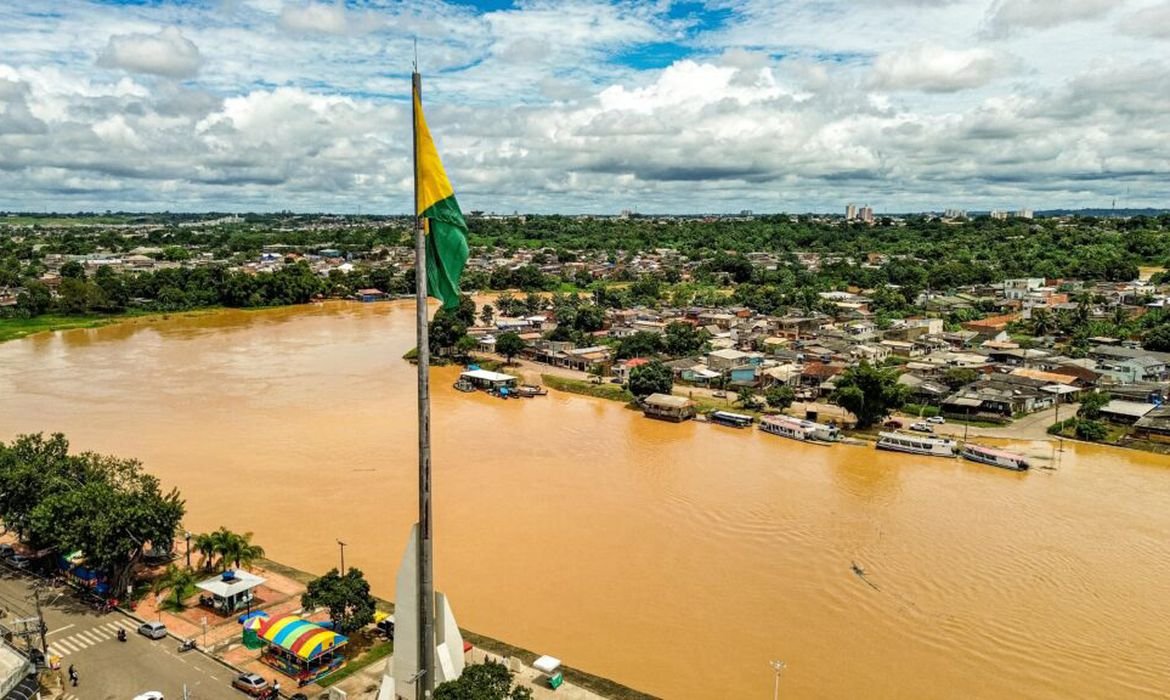 Rio Acre mantém nível elevado e Defesa Civil segue em alerta