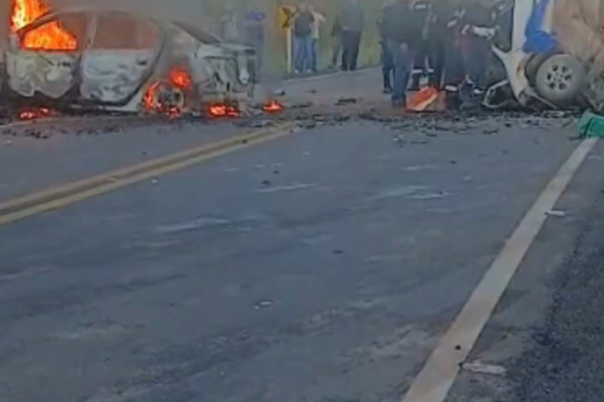 Quatro pessoas morrem após batida entre dois carros e incêndio em MT