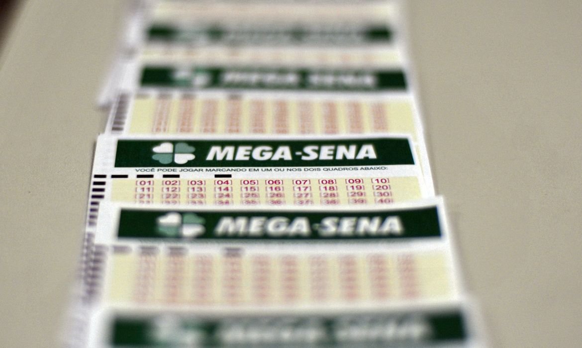 Mega-Sena sorteia prêmio acumulado em R$ 170 milhões neste domingo