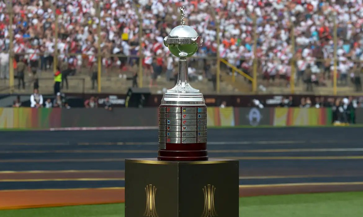  Fluminense avança e Flamengo garante melhor campanha da Libertadores