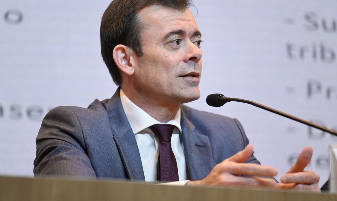 Governo fará ajuste para proibir bets no Desenrola Fies