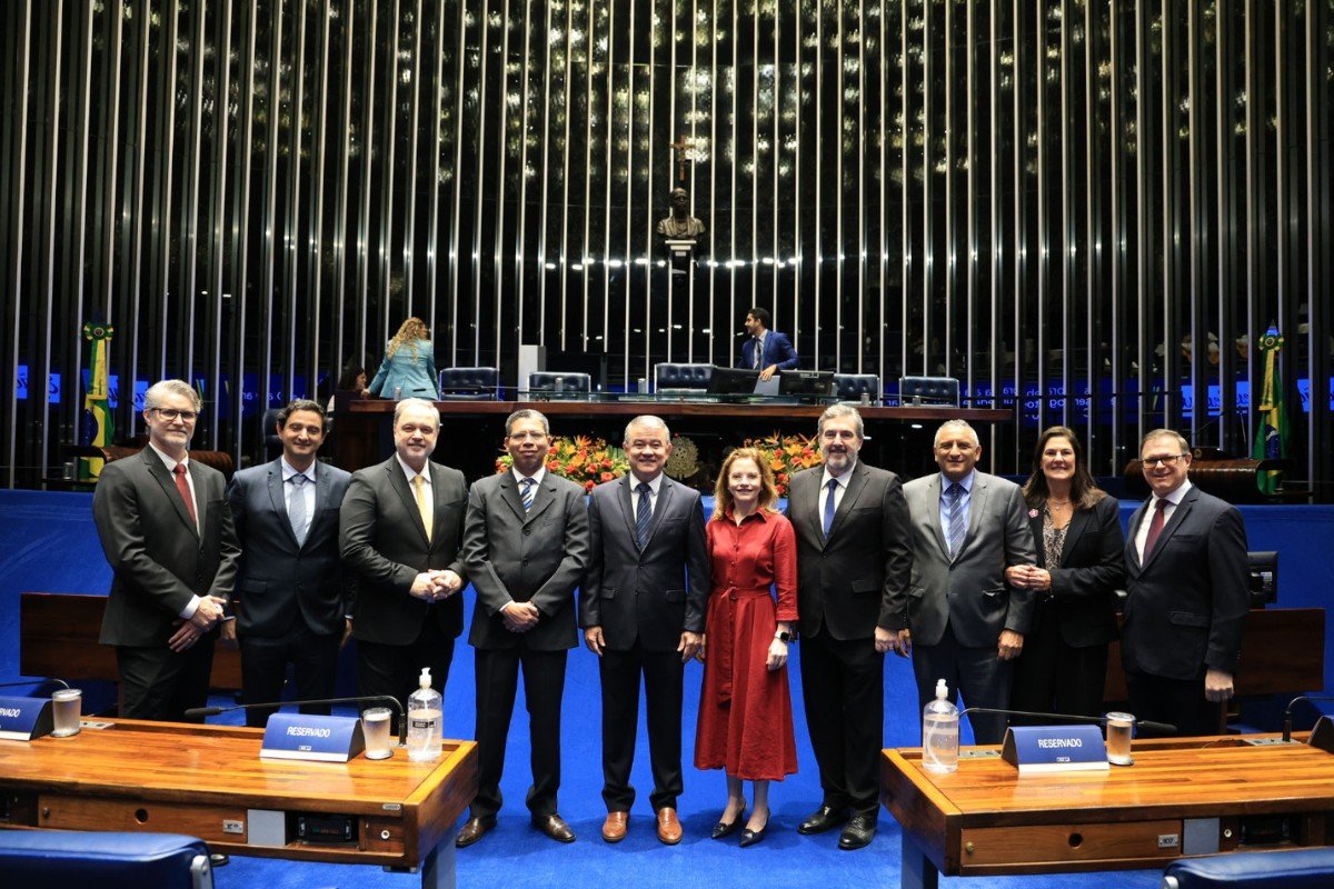Senado homenageia RMC pelos 60 anos de atuação na comunicação