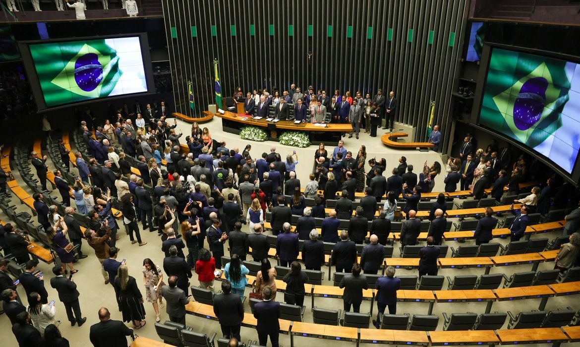 Em mensagem ao Congresso, Lula defende fim da escala 6x1