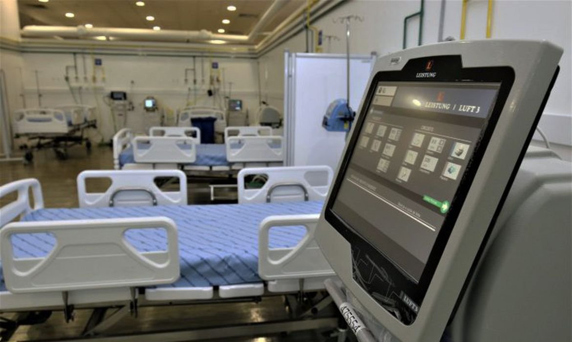 Uso de IA na saúde chega a 18% dos estabelecimentos do país