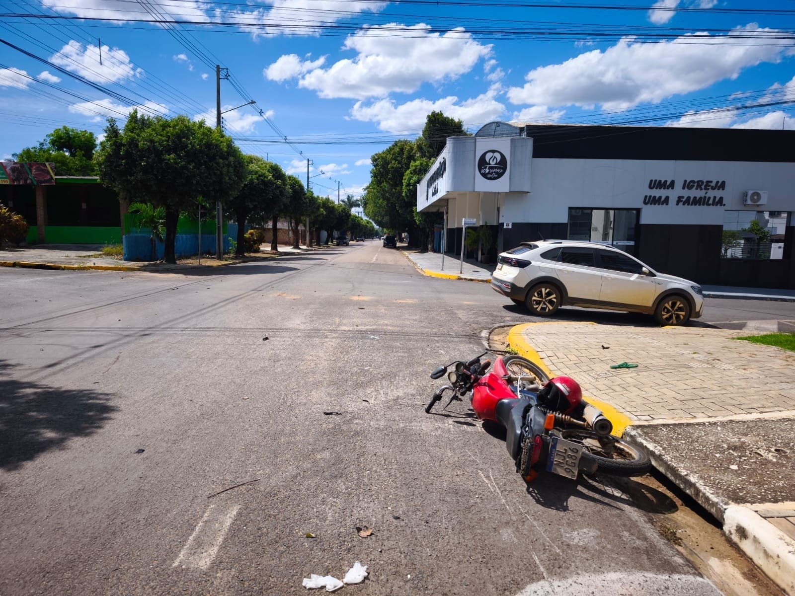 Motociclista morre após ser atingido por carro em cruzamento de MT
