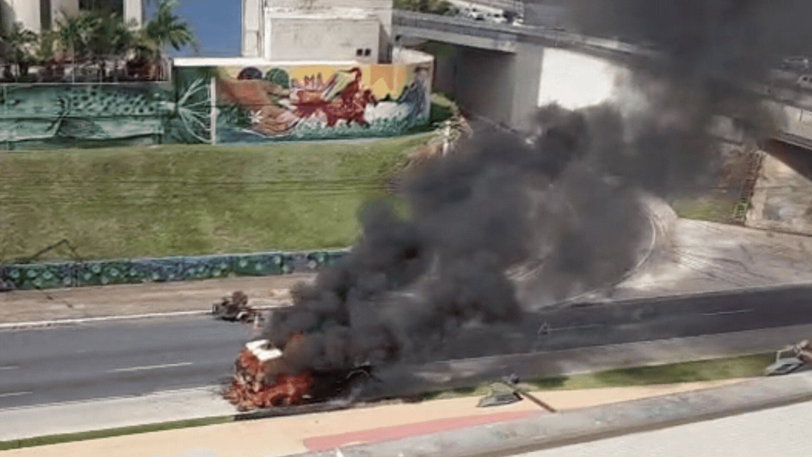 VÍDEO: incêndio em caminhão congestiona trânsito na Avenida do CPA em Cuiabá