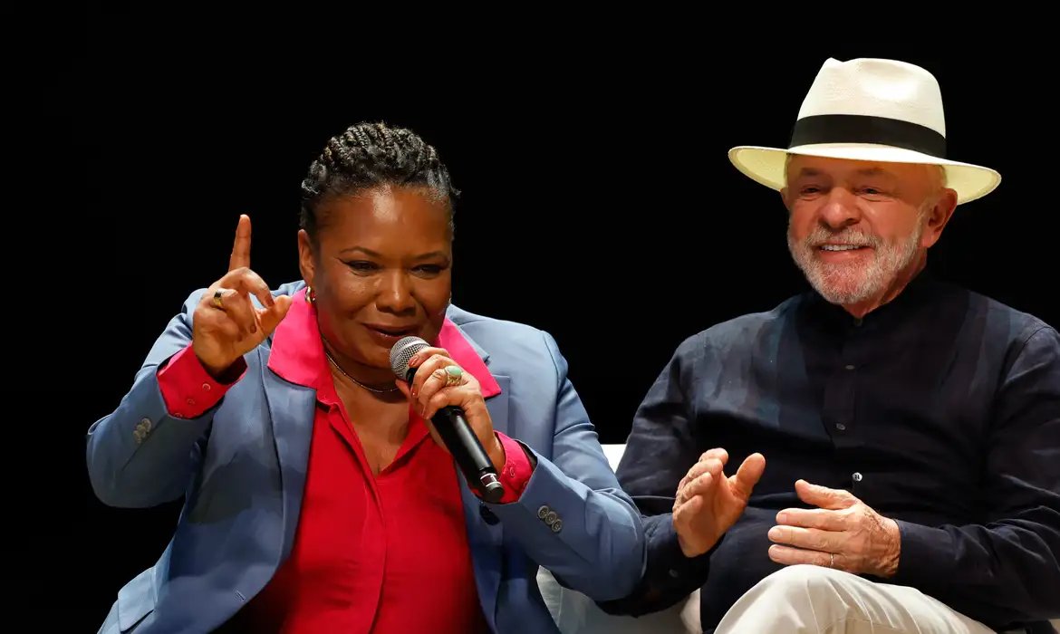 A cultura faz a gente \"enxergar mais longe\", defende Lula 