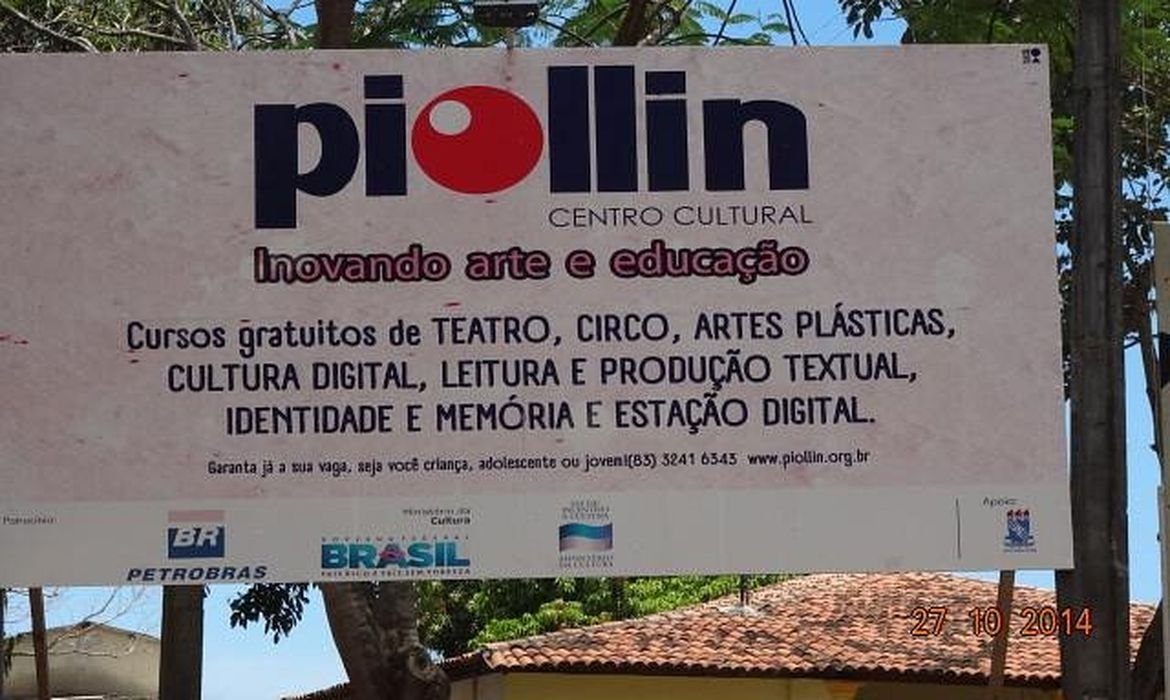 Centro cultural forma jovens artistas em João Pessoa