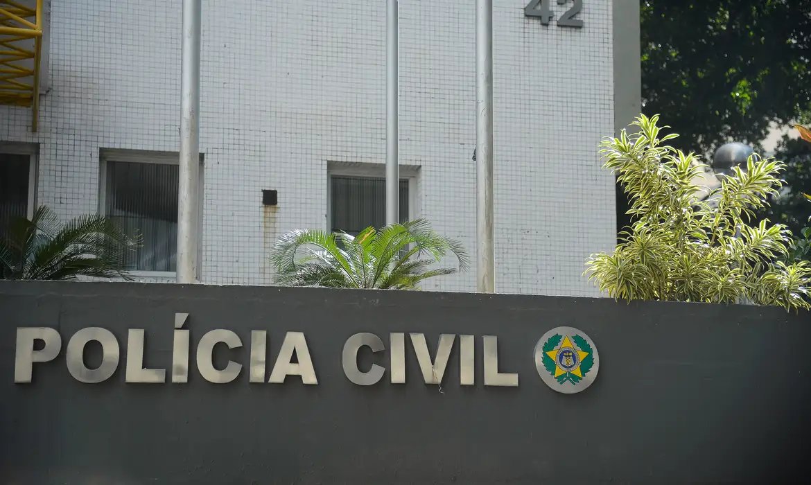  Operação da PF mira fraudes bancárias do Comando Vermelho