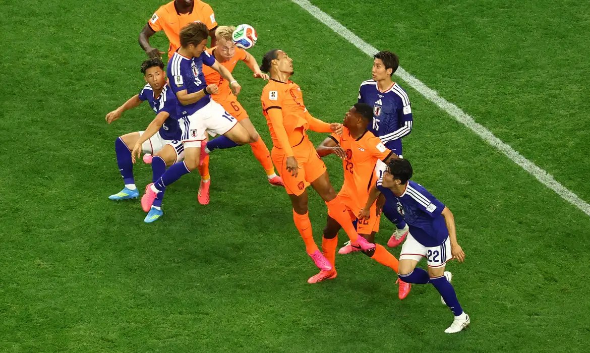 Japão arranca empate e Costa do Marfim vence Equador com gol no fim