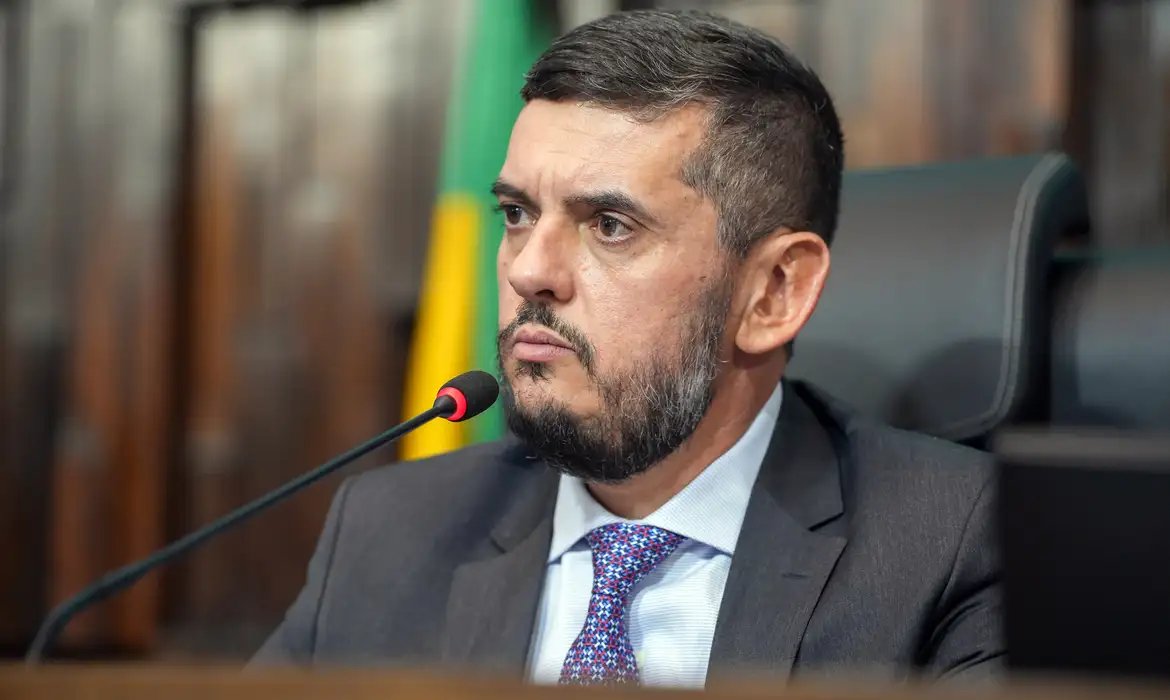 PF aponta \"estreita relação\" entre desembargador preso e deputado 