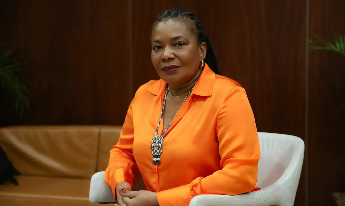 Investimento em cultura qualifica e emancipa, diz Margareth Menezes