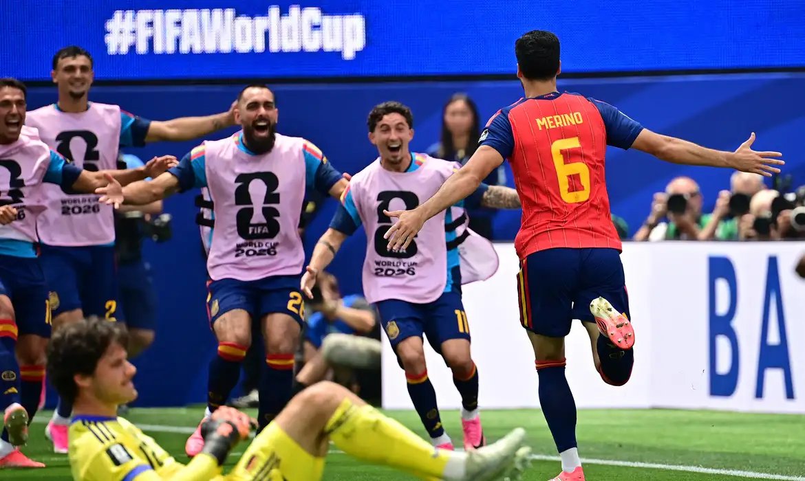 Espanha vai à semifinal e frustra sonho belga; Merino decide outra vez