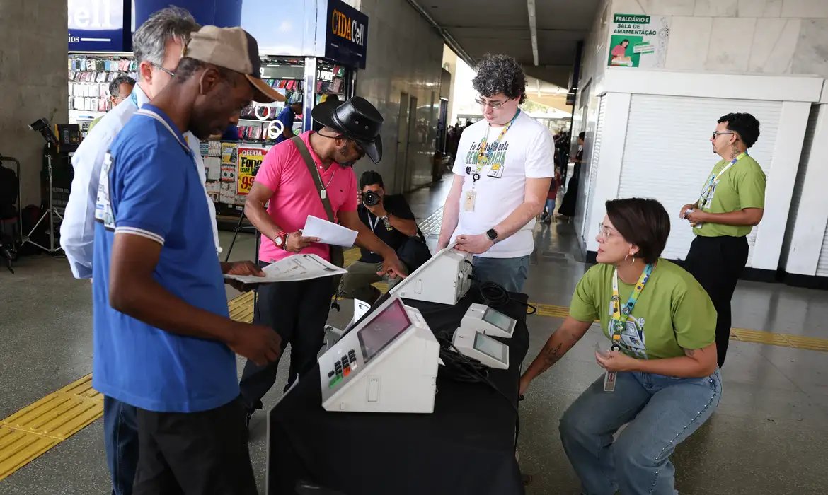Partidos têm até o dia 15 para registrarem candidaturas nos tribunais 
