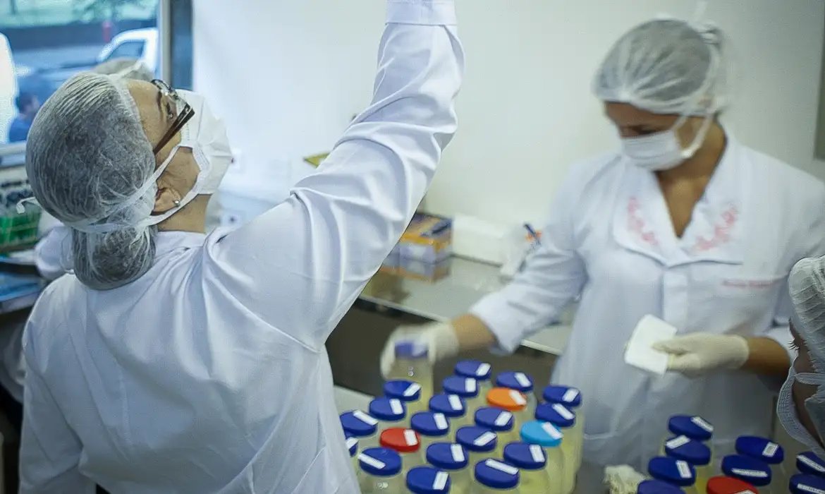 Doação de leite humano para prematuros é desafio para sociedade
