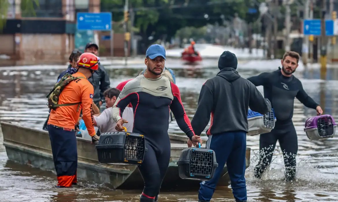 Rio Grande do Sul mantém alerta para tempestades