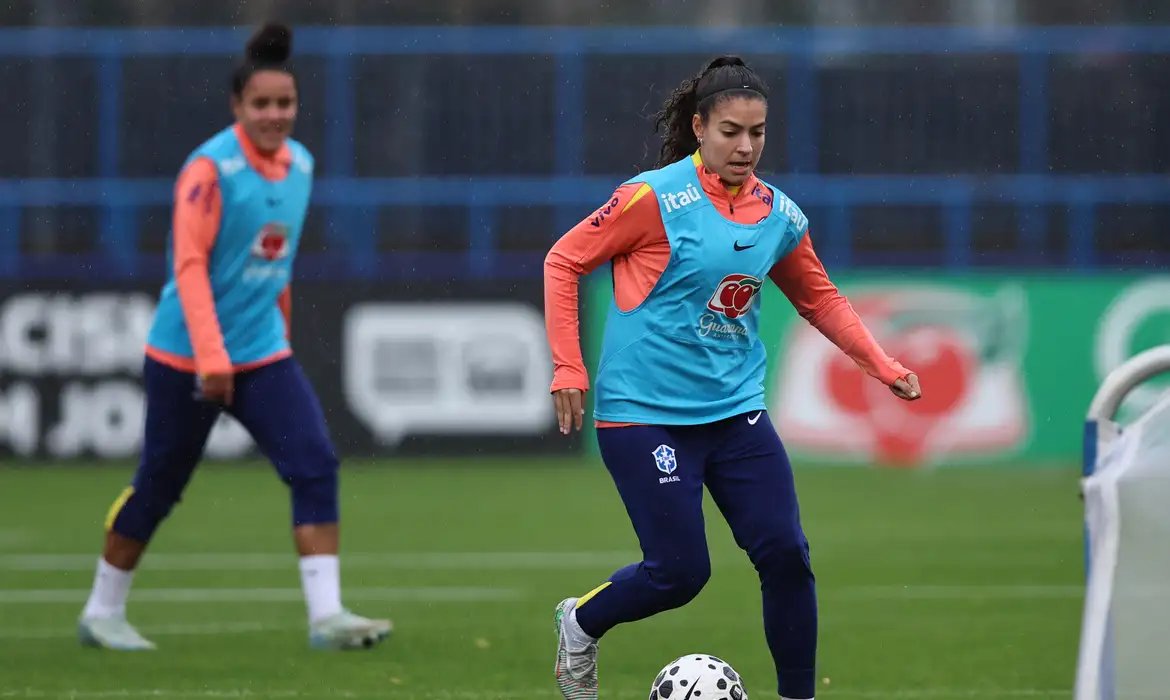 Meio-campista Angelina espera jogo difícil contra a Inglaterra