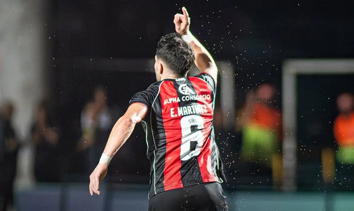Vitória vira sobre Fortaleza e conquista o penta da Copa do Nordeste