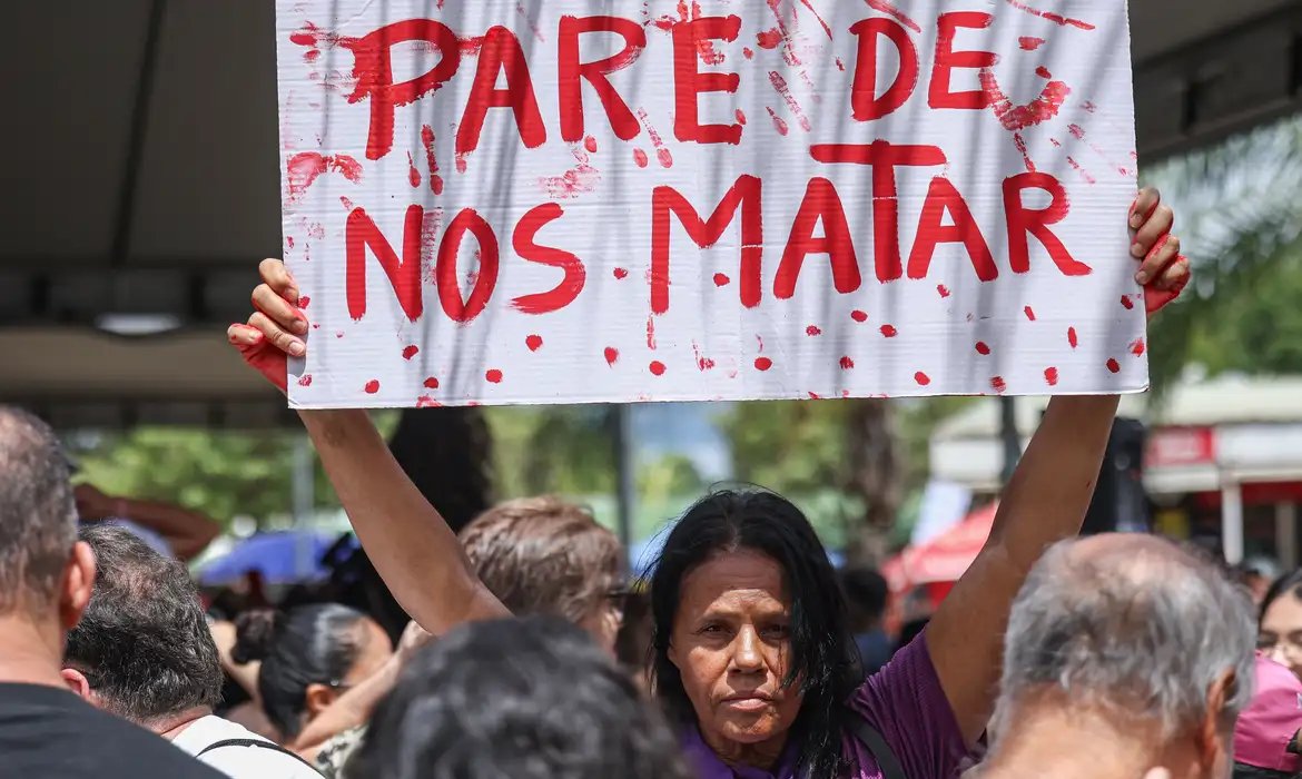 Entidades denunciam agressões às mulheres que disputam cargos