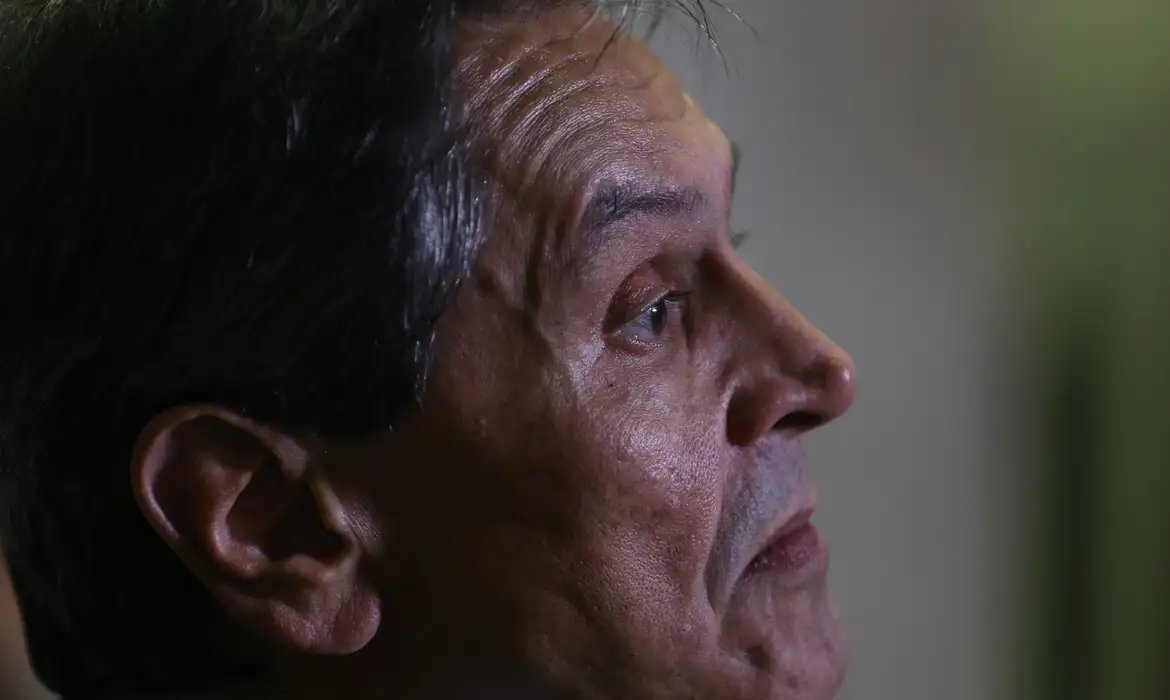 Moraes e Dino rejeitam recurso de Roberto Jefferson contra multa