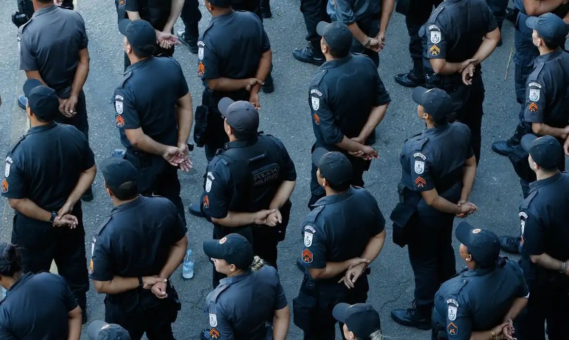Cinco PMs do Rio são presos por crimes durante Operação Contenção